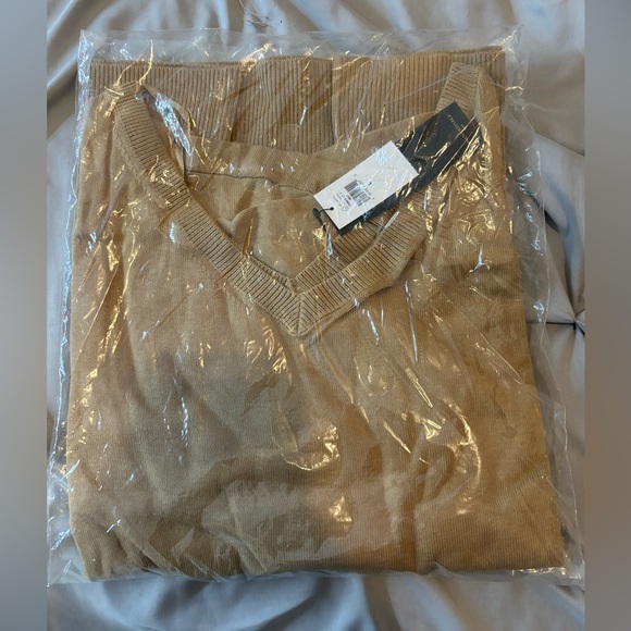 Banana Republic Forever Sweater Beige Size Large NWT - Picture 6 of 6